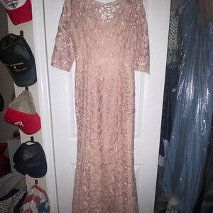 Elegant Lace Evening Gown in Blush Pink